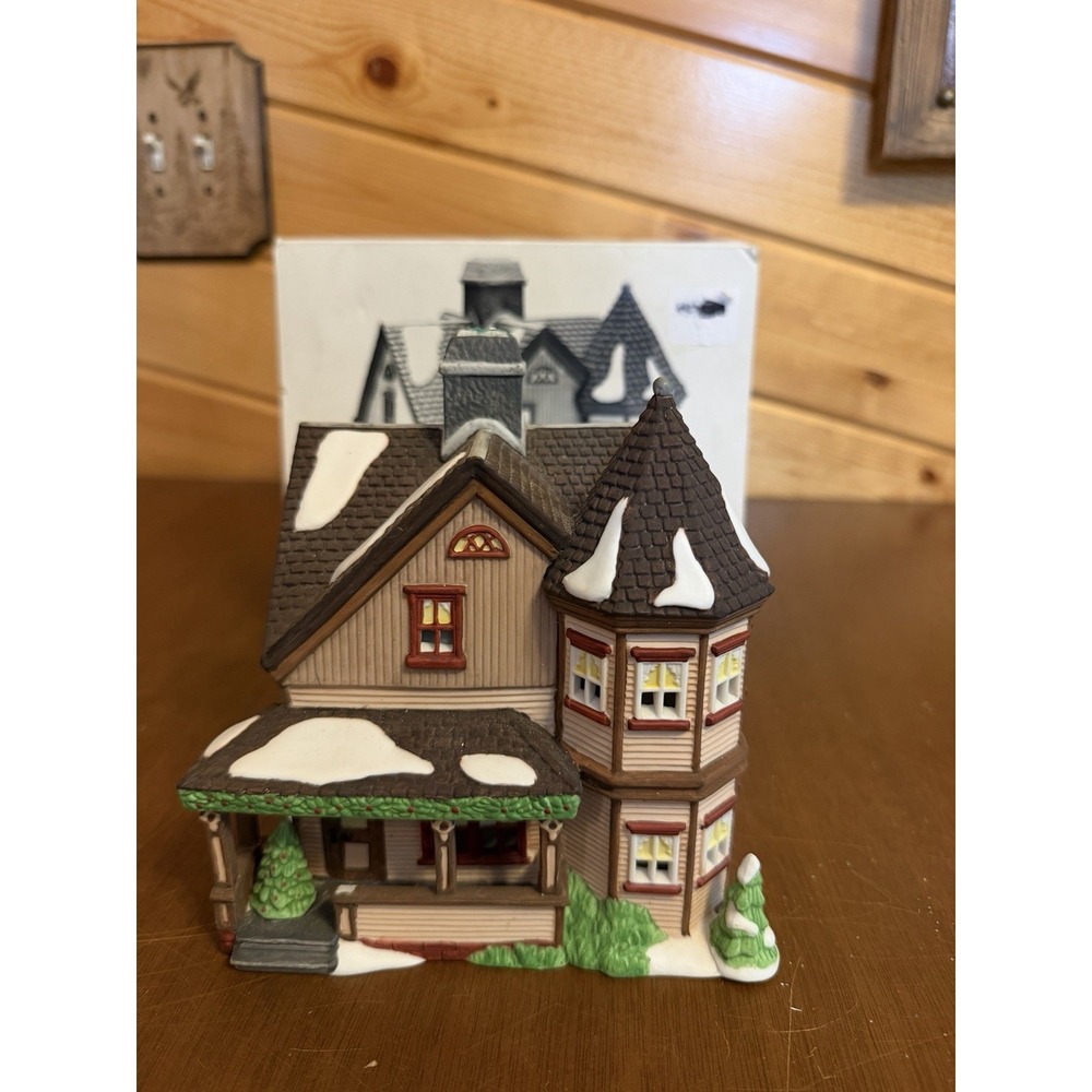 Department 56 New England Village Thomas T. Julian House Christmas Village 1995